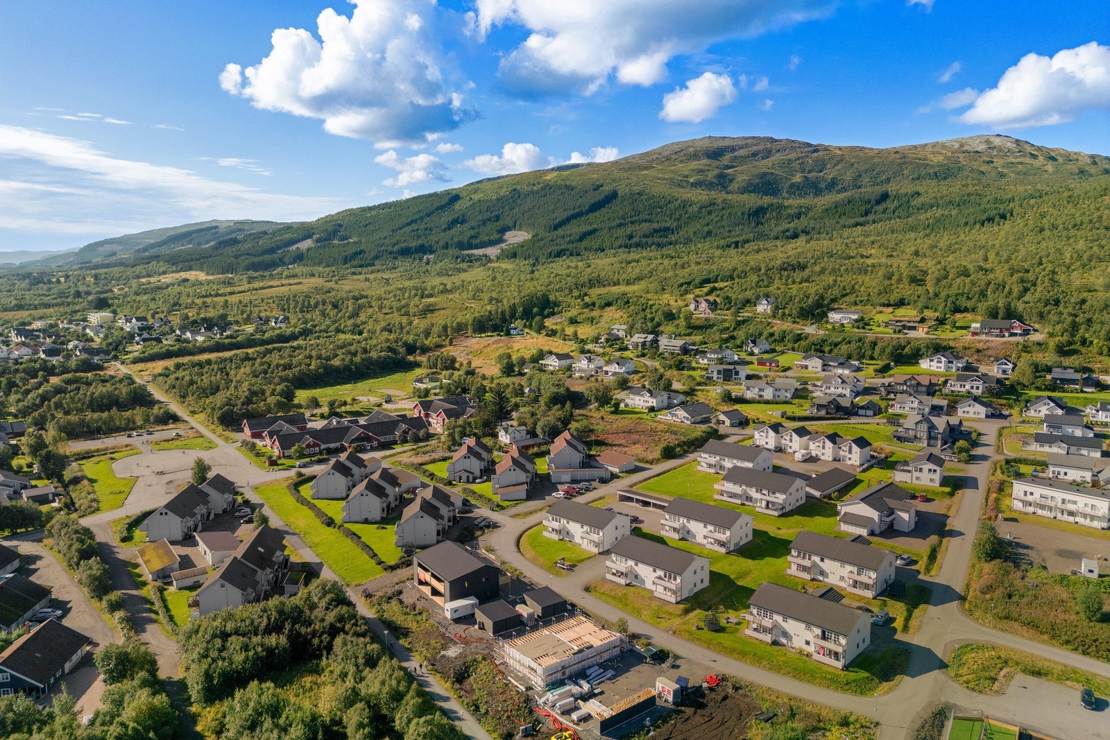 Sortland byr på vakker kystnatur, trygge omgivelser og et levende lokalsamfunn Galleribilde