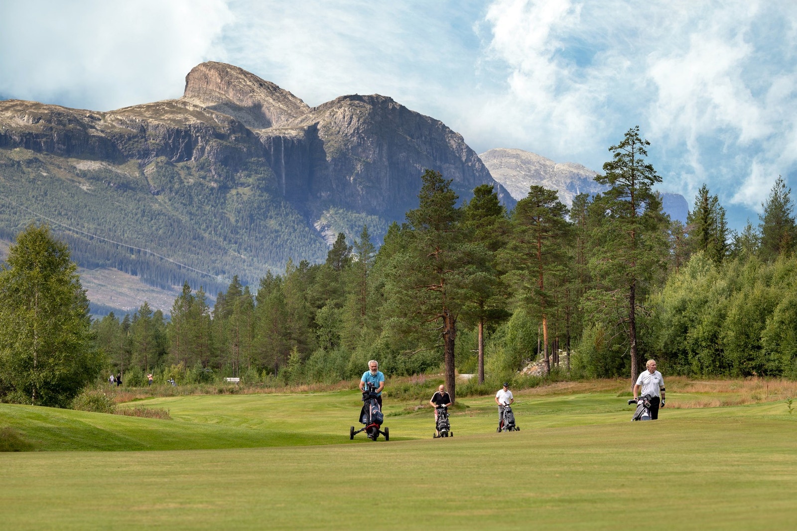 For golf-interesserte er det to baner innenfor 15 min kjøring. Galleribilde