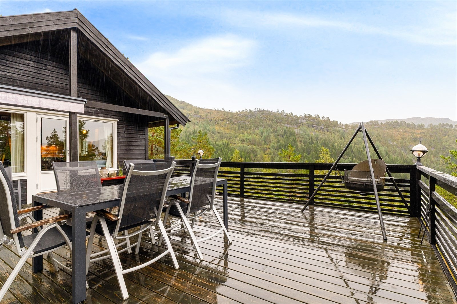 Stor terrasse med vidstrakt utsikt. Galleribilde