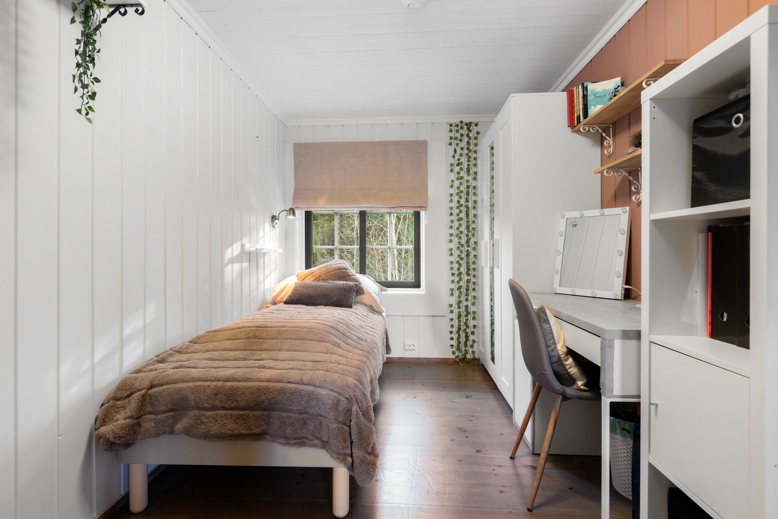 Alle rommene fremstår med moderne overflater Galleribilde