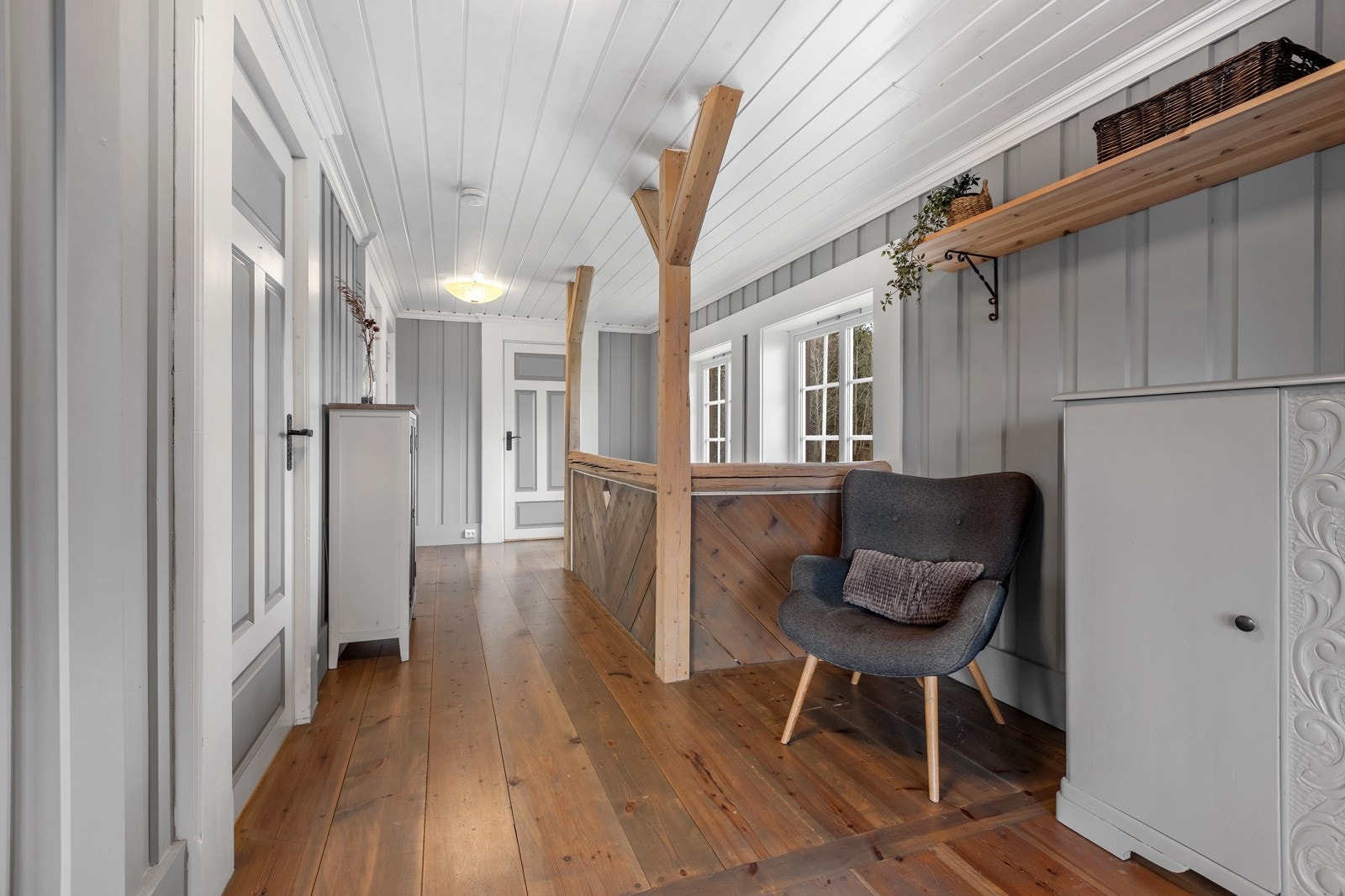 Gang/trappegang i andre etasje Galleribilde