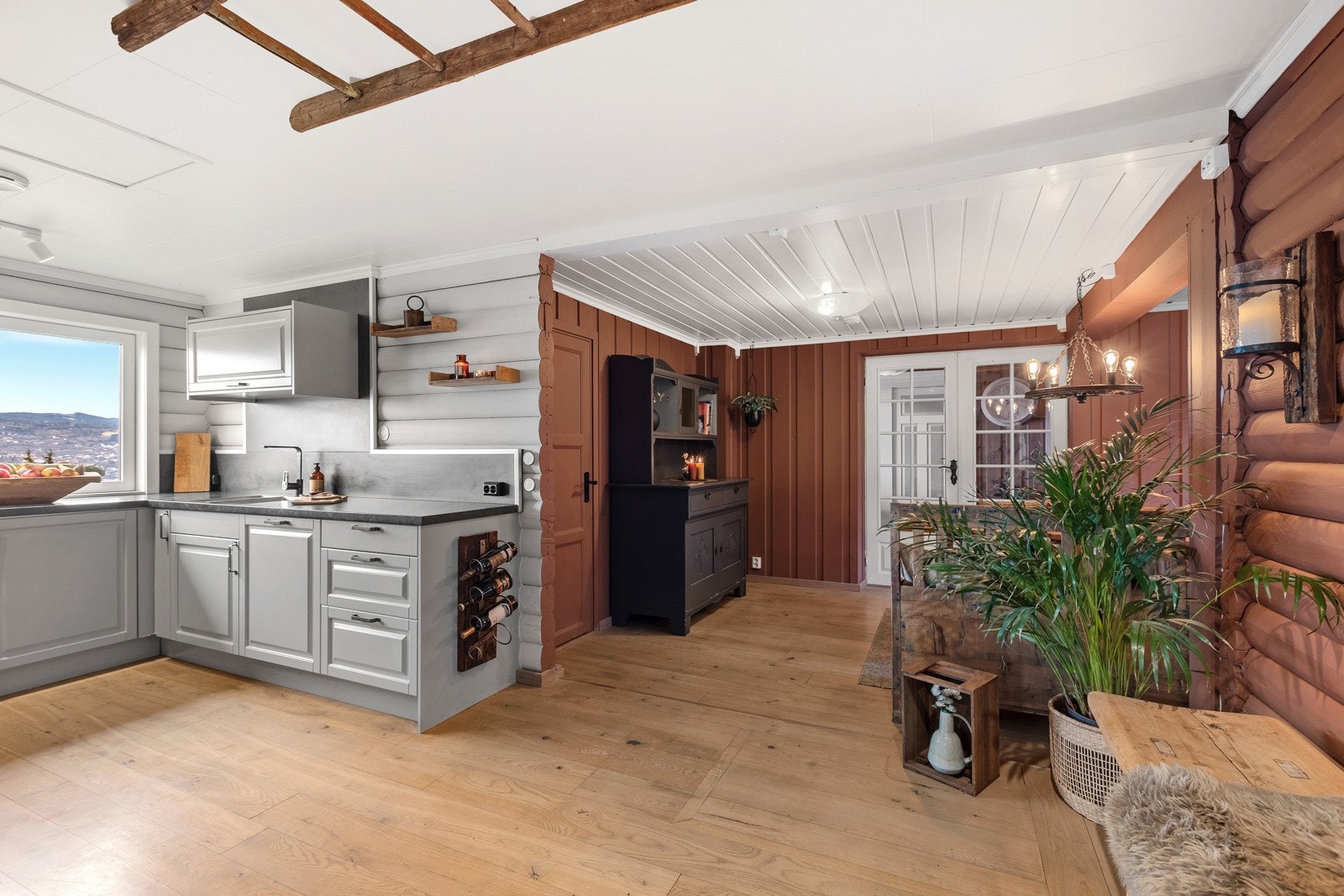 Romslig kjøkken i eget rom Galleribilde