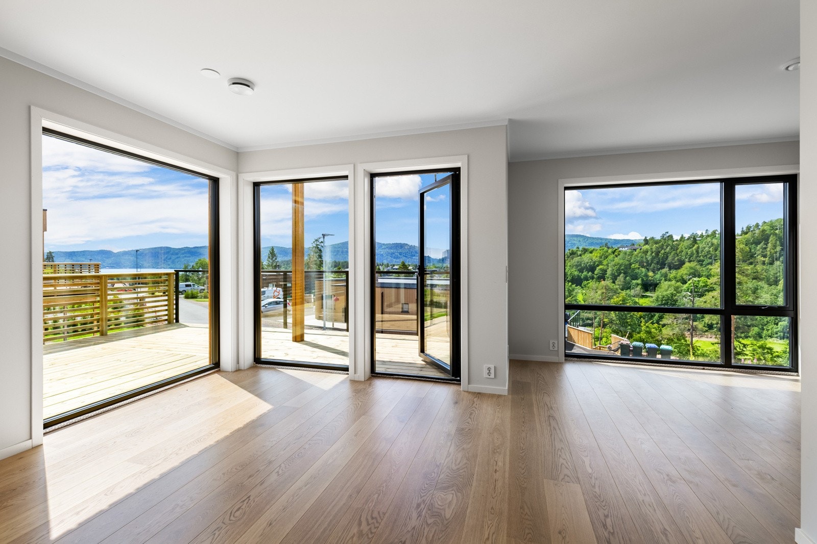 Sosialt allrom på 37 kvm - perfekt for samlinger. Galleribilde