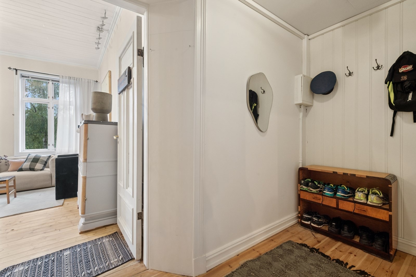 Velkommen inn til ditt nye hjem! Leiligheten har moderniseringsbehov, så her kan drømmeboligen skapes. Galleribilde