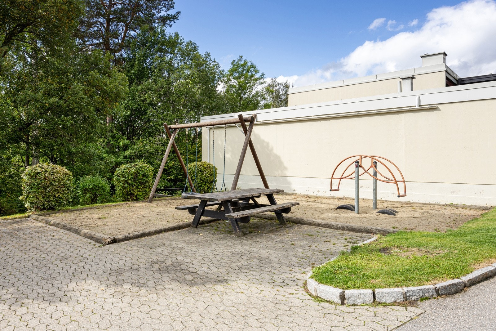 Her kan ungene leke trygt mens de voksne slapper av. Galleribilde