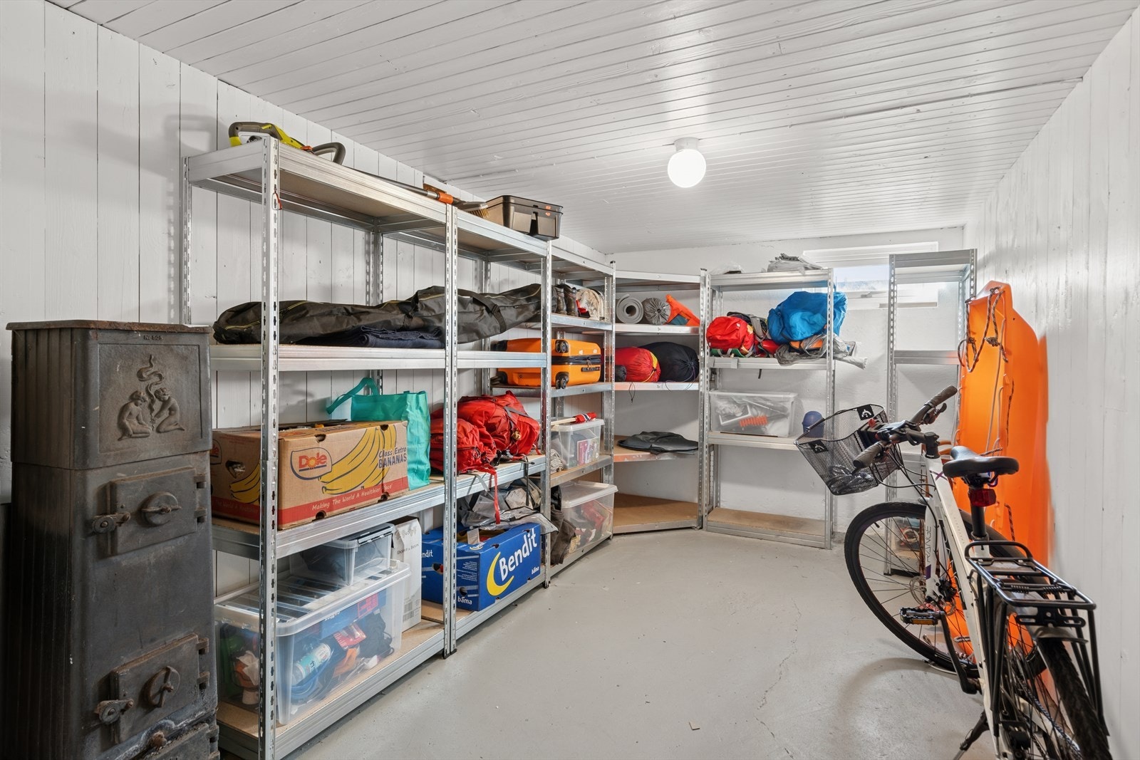 Bodplass i kjeller Galleribilde