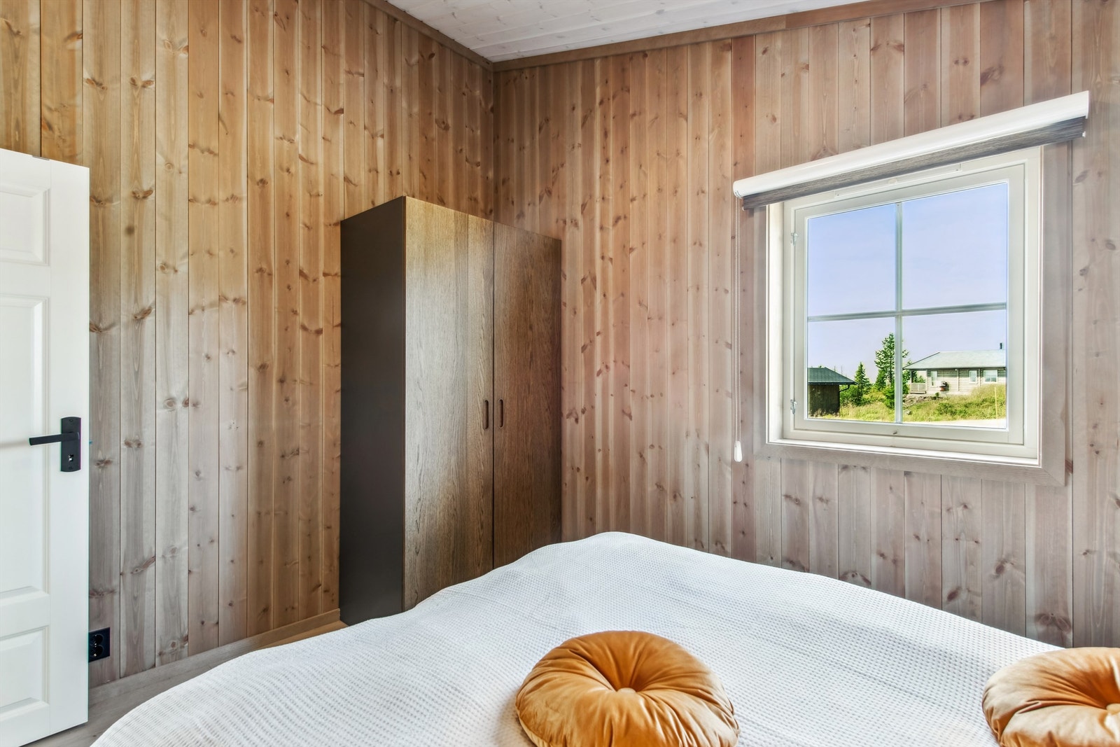 Soverom med garderobeløsning. Galleribilde