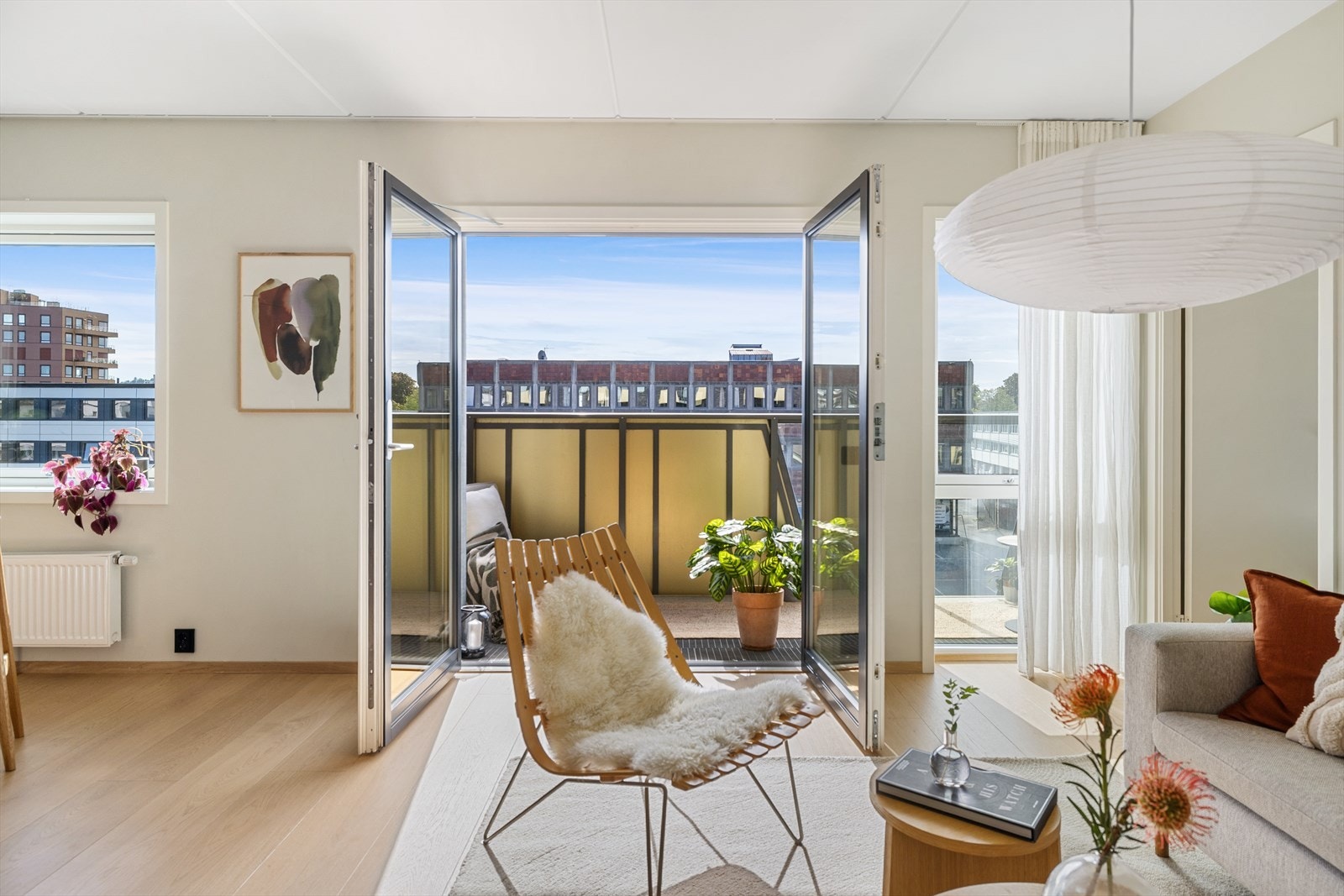 Fra stuen er det utgang til en herlig sydvest balkong på 7 m² Galleribilde