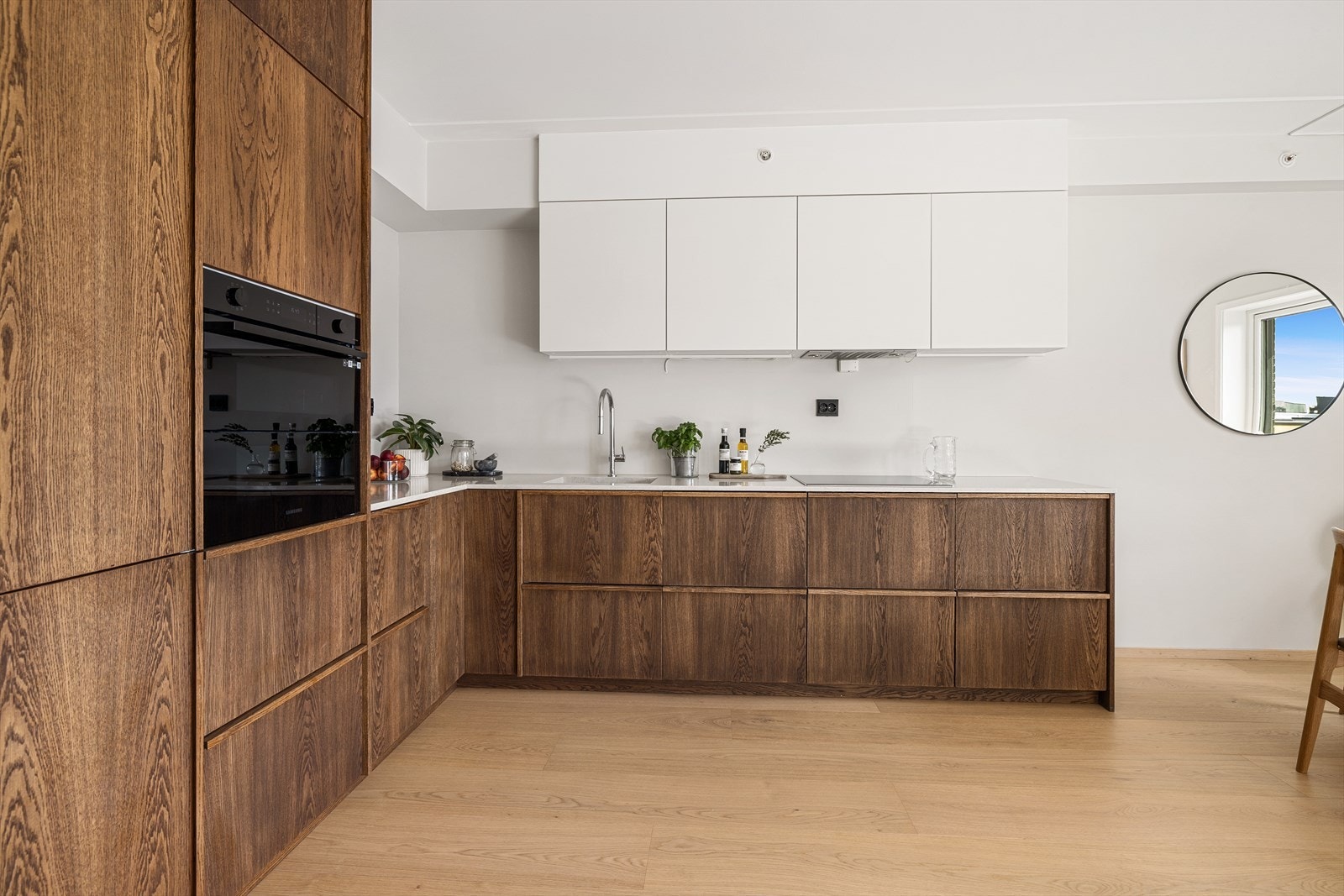 Dette er en stilren og innholdsrik selveier med gjennomgående høy standard Galleribilde