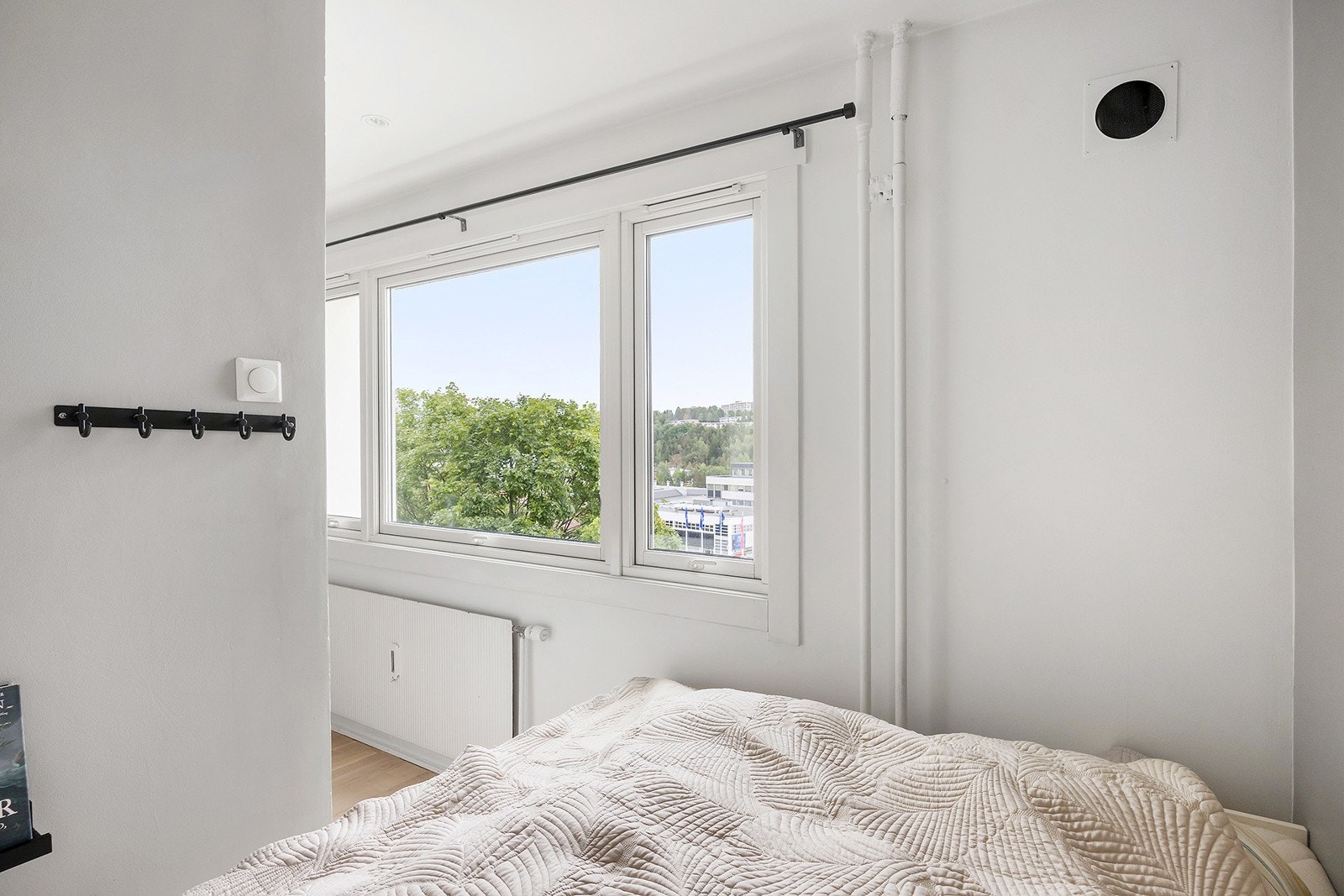 Praktisk sovealkove med plass til dobbeltseng. Galleribilde