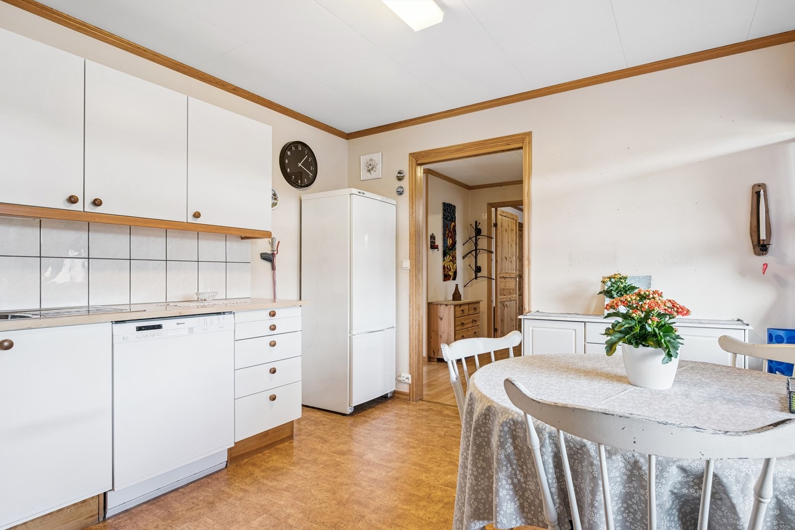 Lyst kjøkken. Galleribilde