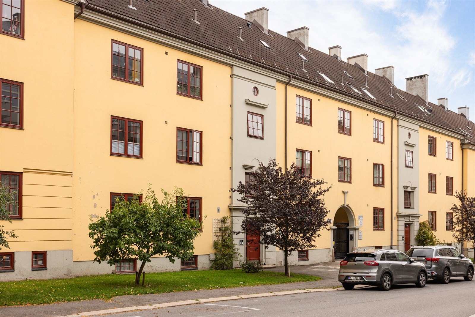 Her bor du i et rolig og sentralt område med gangavstand til de fleste fasiliteter som restauranter, cafeer, grønne parker, butikker samt et god kollektivtilbud. Galleribilde