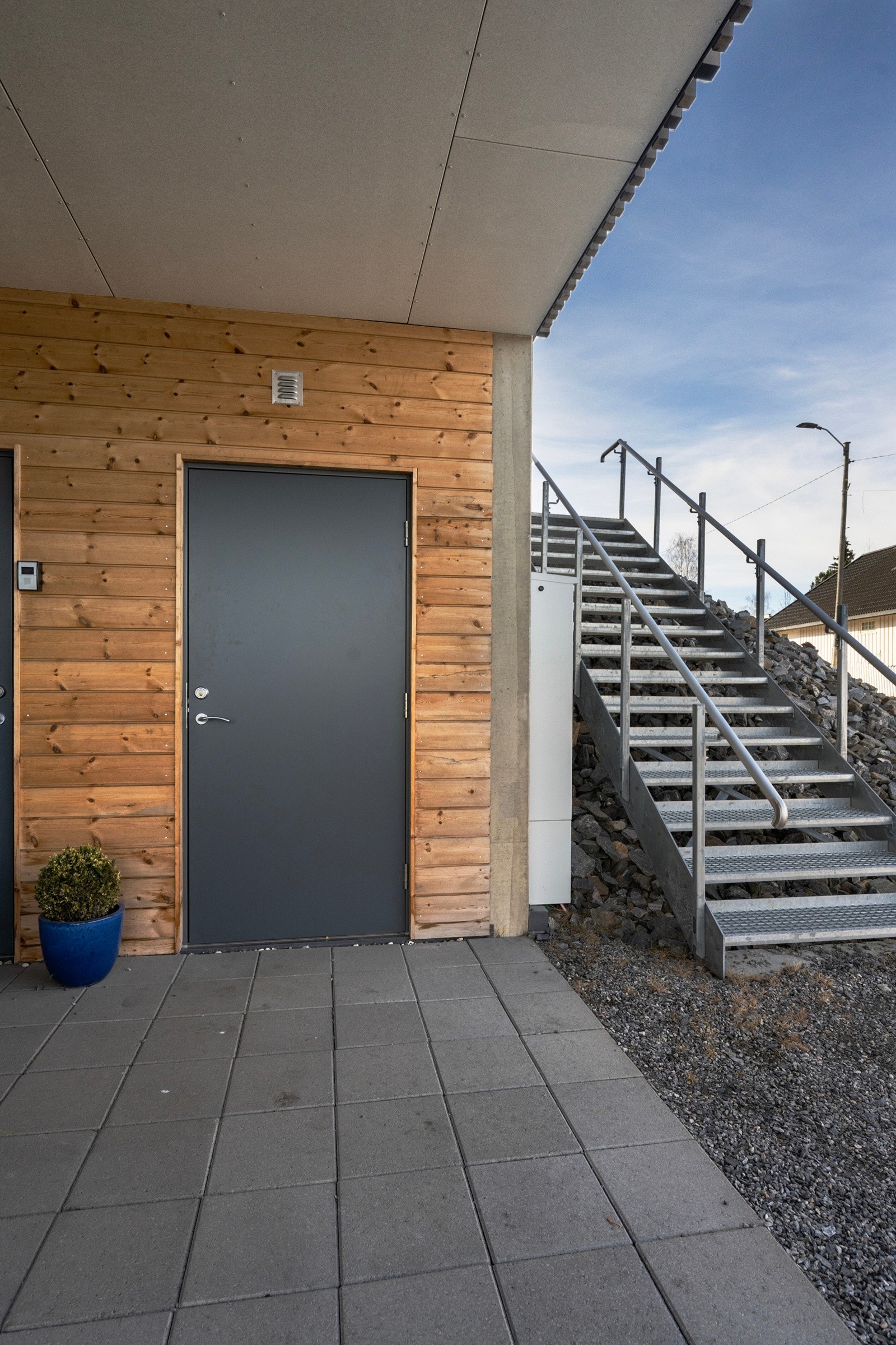Bod med lys og stikkontakt Galleribilde