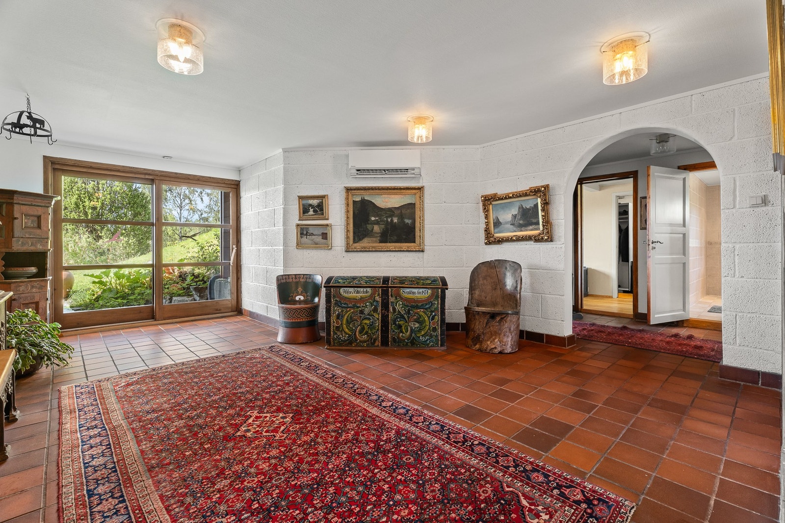 I 1.etasje finner man bl.a. boligens fjerde soverom og bad nr. 2. Galleribilde