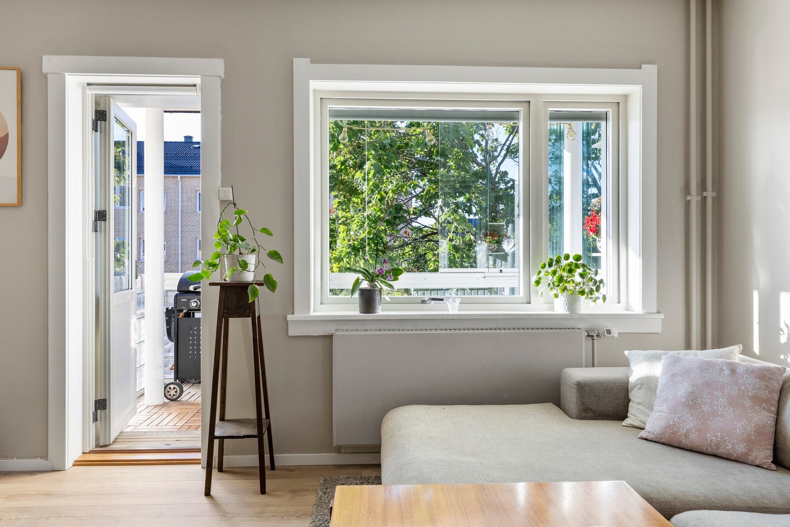 Leiligheten har svært god intern beliggenhet på enden som sørger for lysinnslipp fra tre himmelretninger. Galleribilde