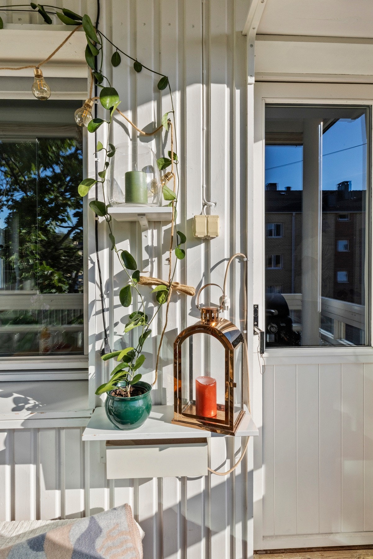 Balkongen er innglasset slik at man også kan bruke den på vinterstid. Galleribilde