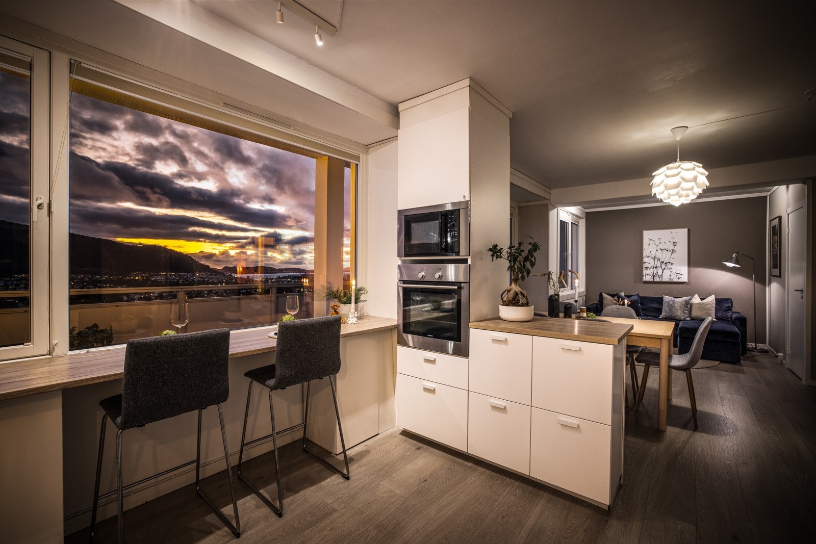 - Store deler av leiligheten ble oppgradert i 2018/2019 - Galleribilde