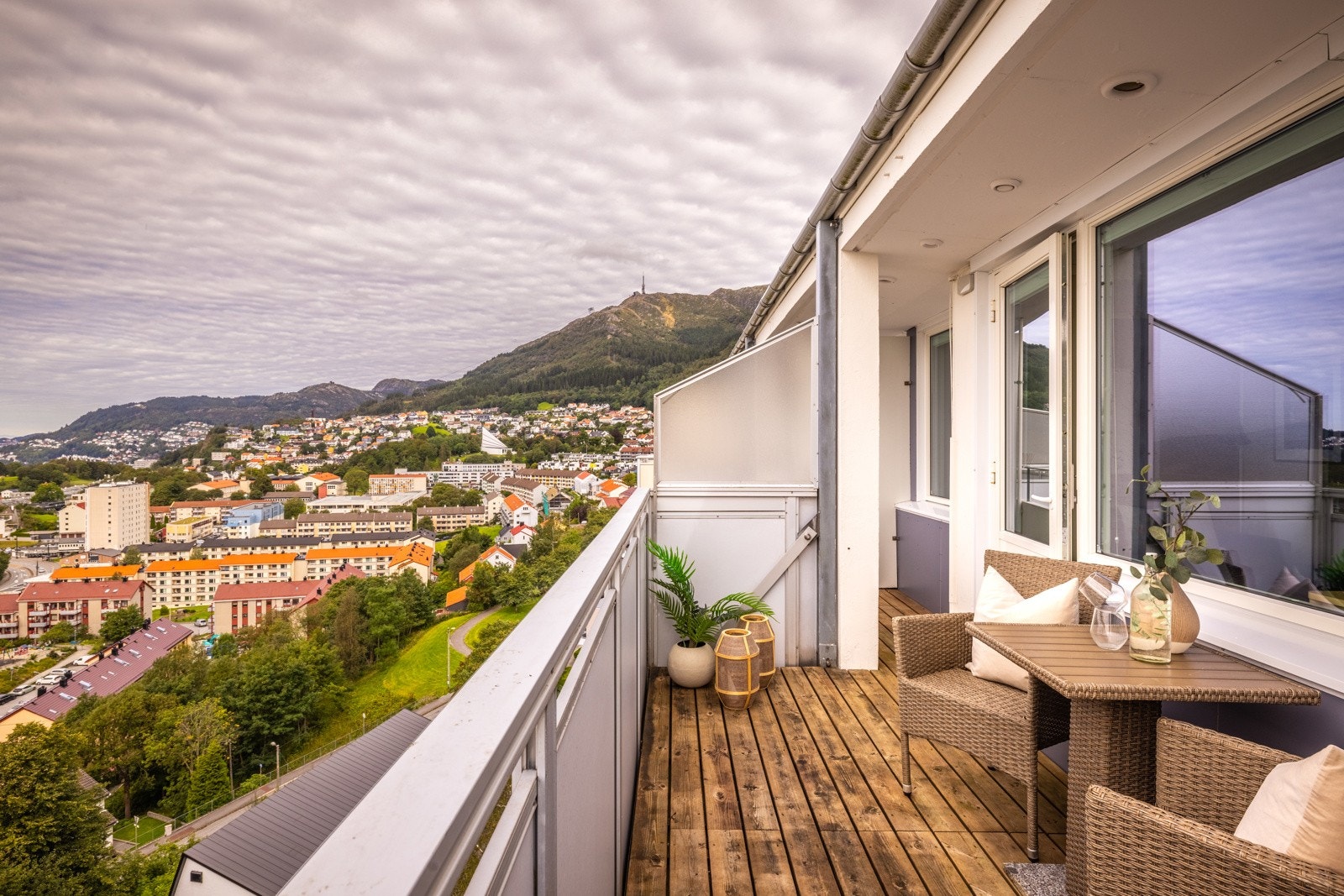 - Her har man sol fra ca. kl. 13:30 til 23:00 midtsommers - Galleribilde