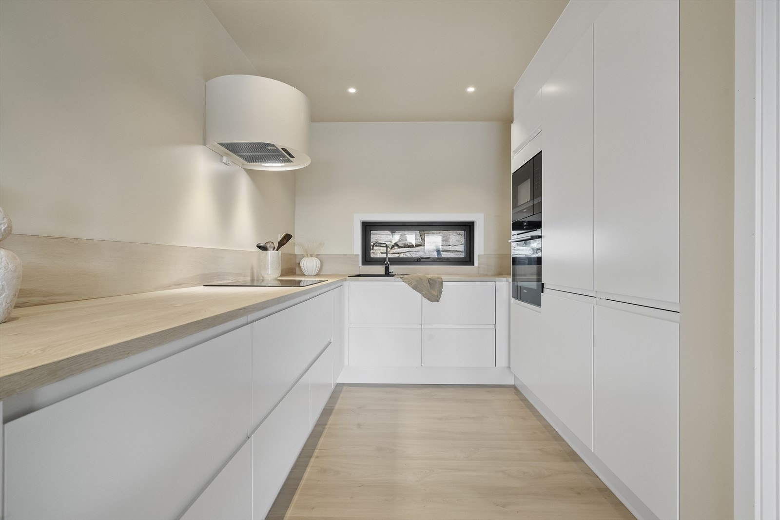 Fint kjøkken frå Sigdal som er oppgradert iht. standard leveranse Galleribilde