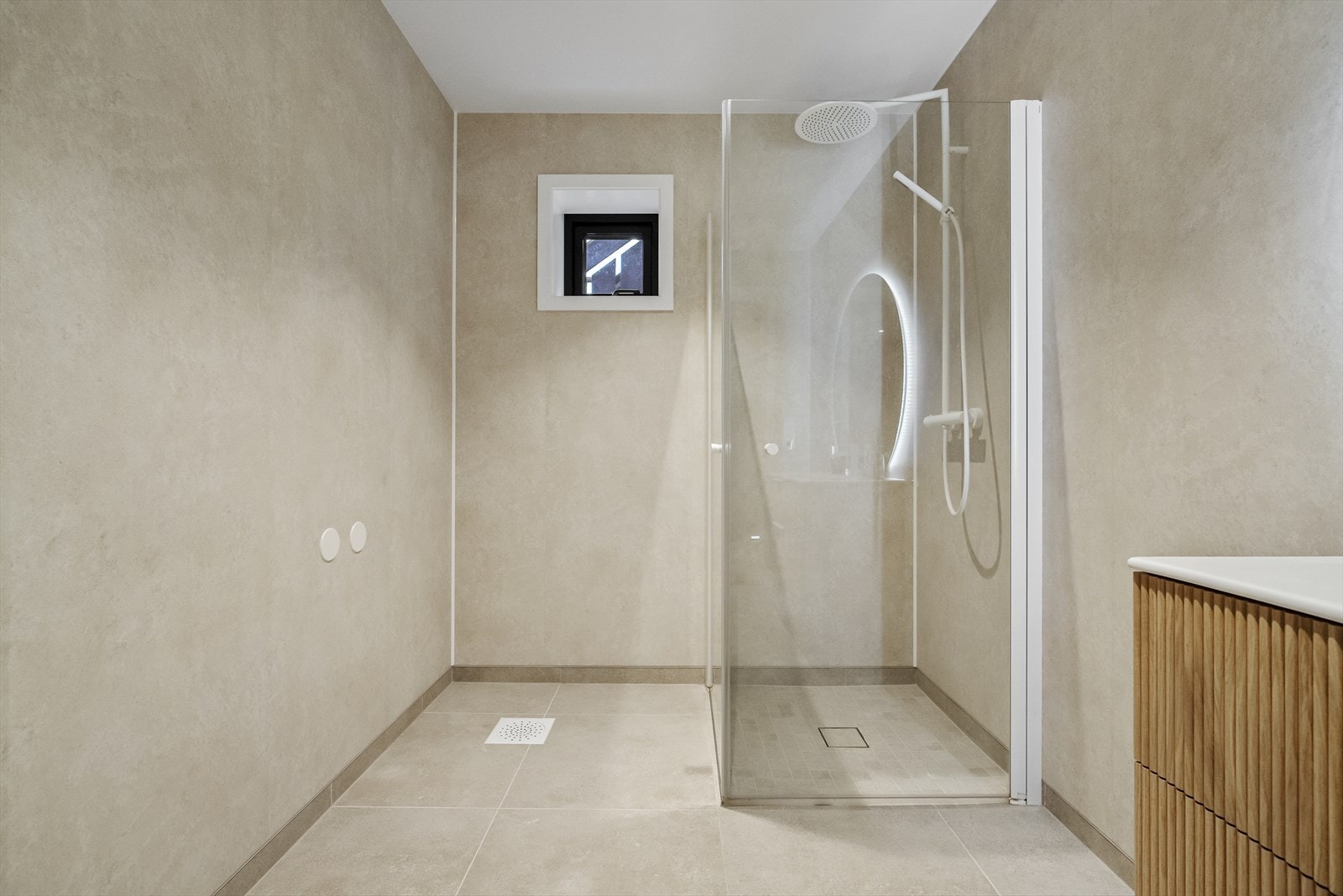 Det er lagt fram til at man kan installere badekar Galleribilde