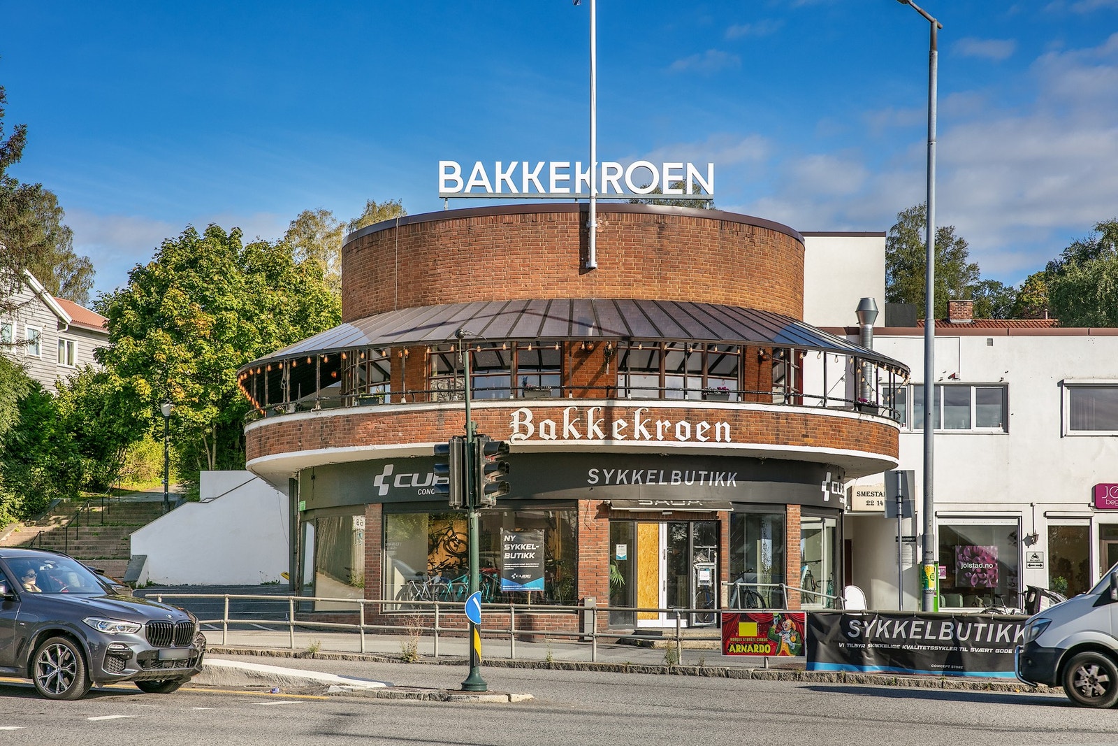 Bakkekroen ligger i nabolaget. Galleribilde