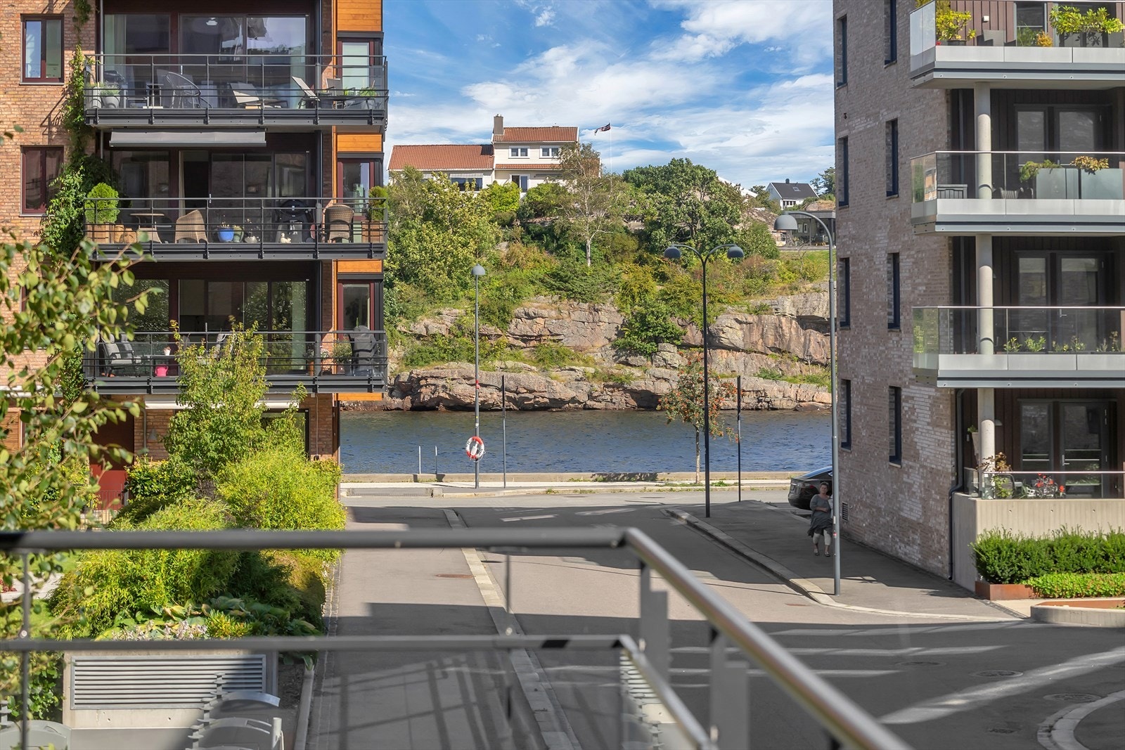 Utsikt mot Otra. Galleribilde