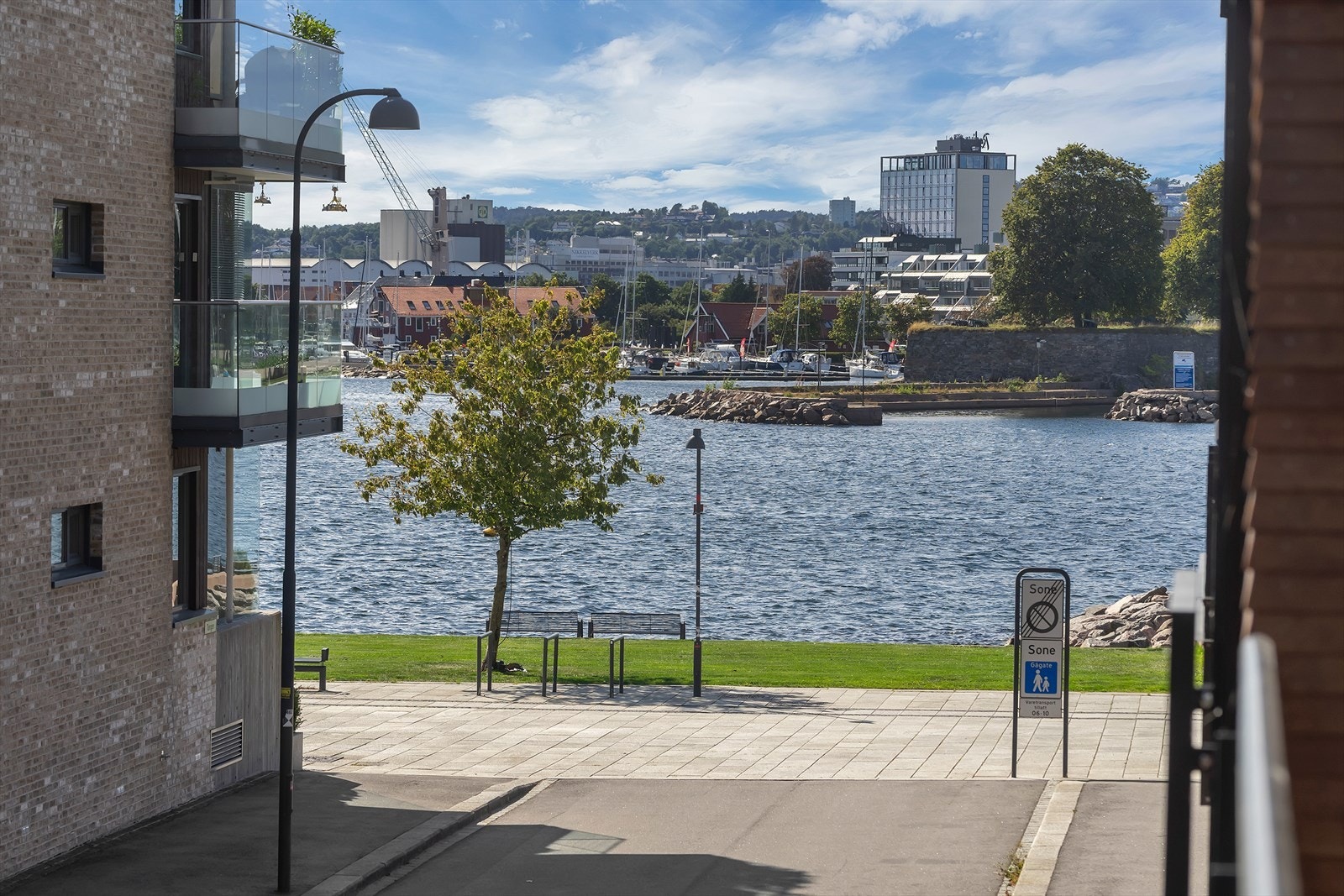 Utsikt mot havna. Galleribilde