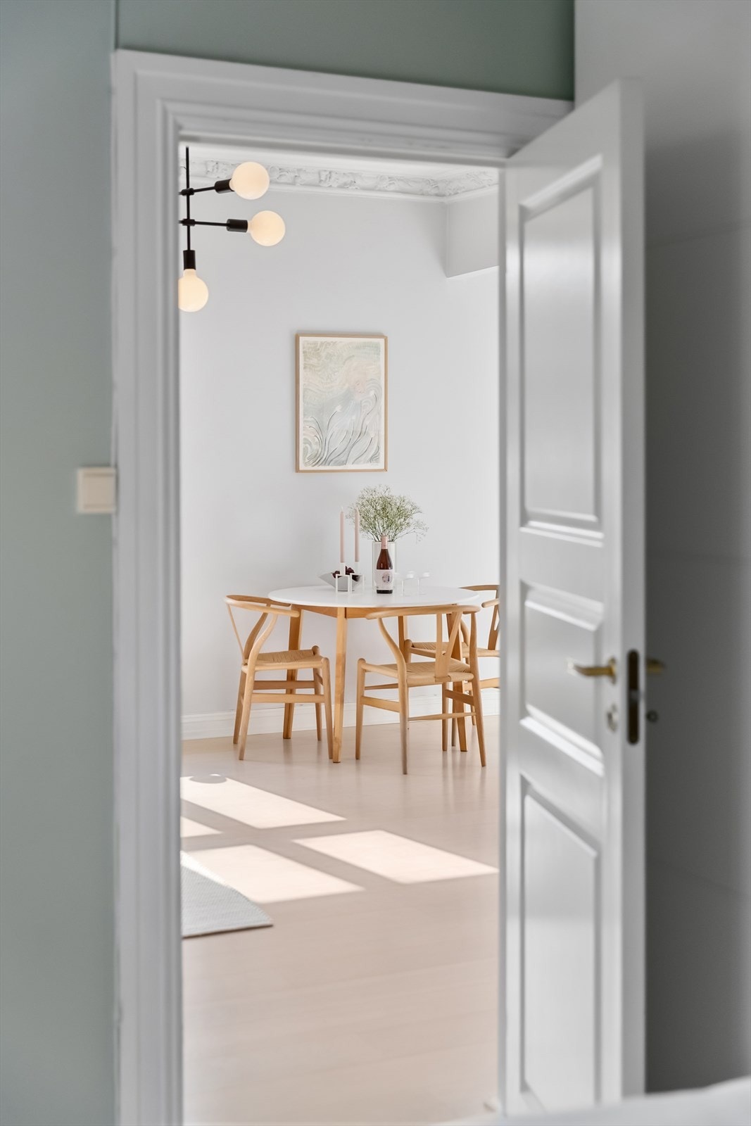 Fra soverom sett mot stue. Galleribilde