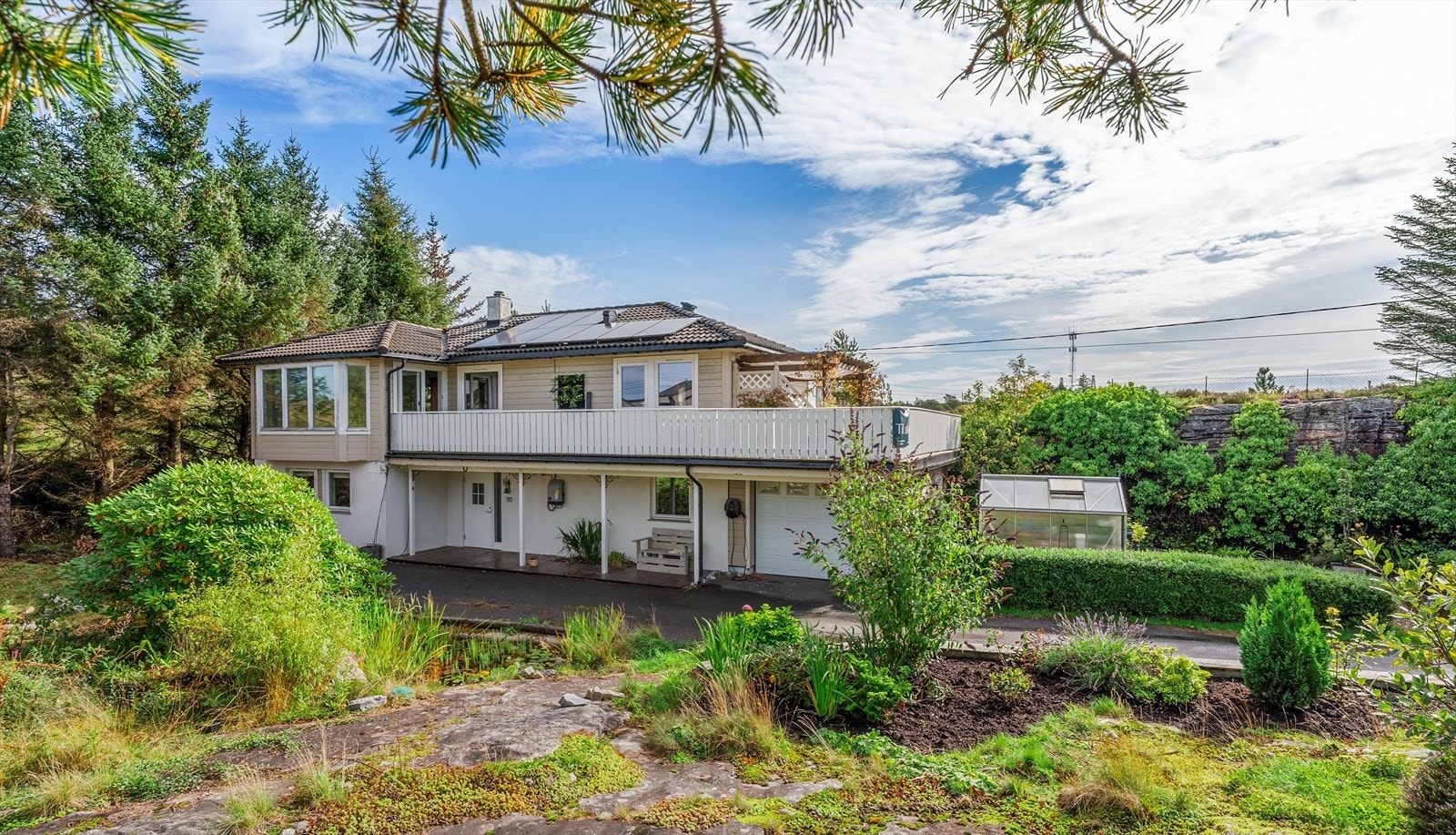 - Nordvik bolig v/Tage Myklebust Sande har gleden av å presentere Øvre Elvebakken 35 - Galleribilde