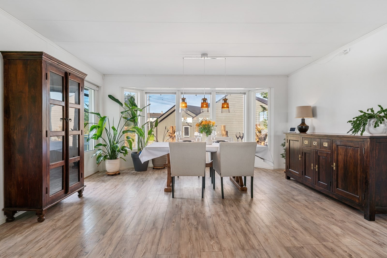 - Totalt BRA-i på 221 m² fordelt over to plan - Galleribilde