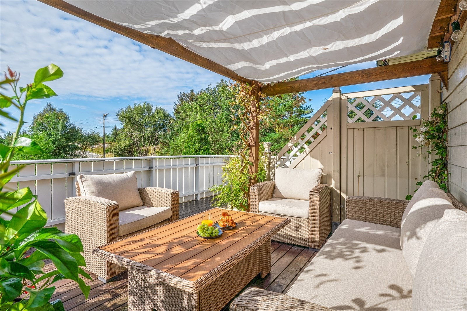 - Pergola og vindskjerming gir enda større bruksmuligheter! - Galleribilde