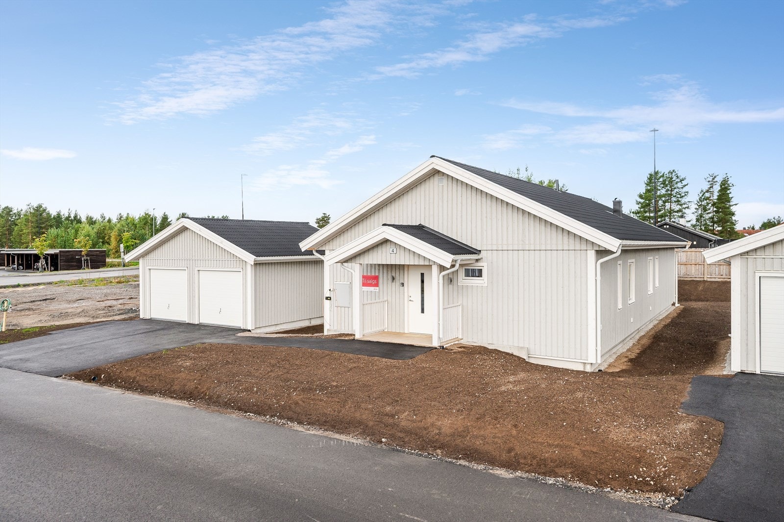 Boligen ligger fint til, med kort vei til både skole, barnehage, dagligvare og bymarka i Stavåsen. Galleribilde