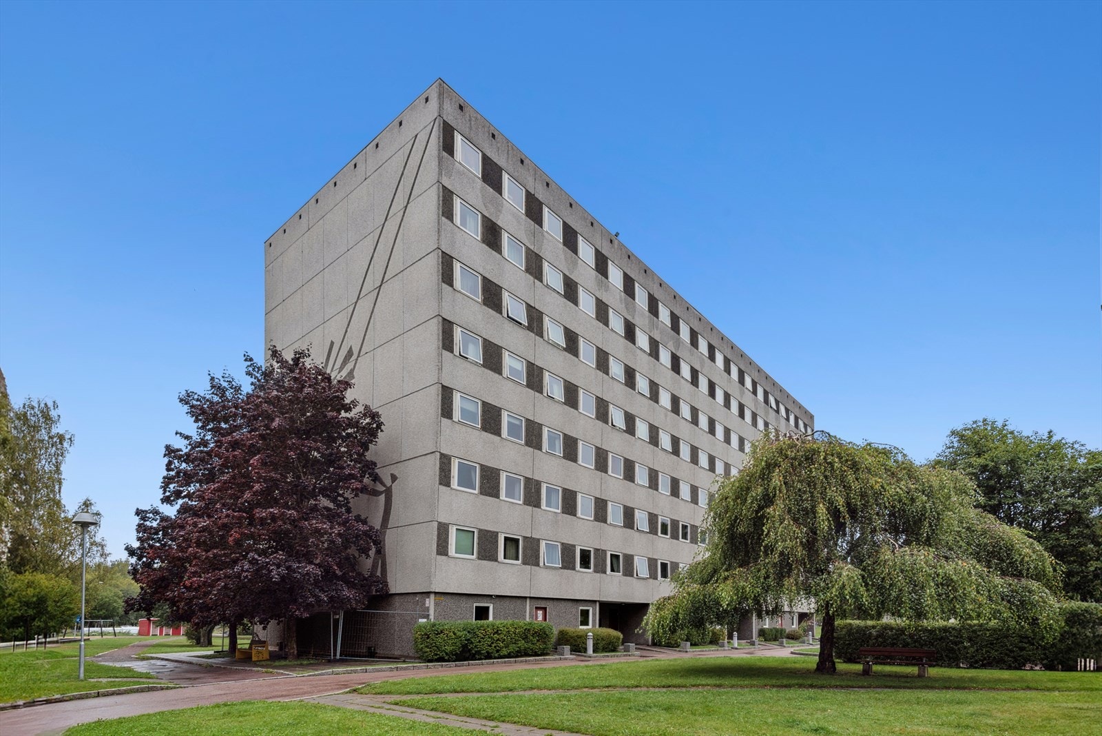 Akin Buga (93 00 29 23) v/ DNB Eiendom ønsker deg velkommen til Ole Brumms vei 30, ditt nye hjem! Galleribilde