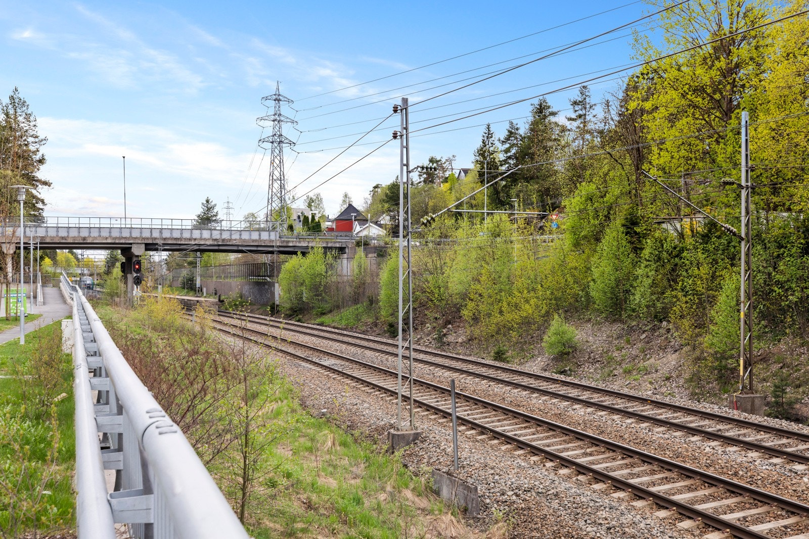 Kort vei til Myrvoll stasjon med god togforbindelse Galleribilde