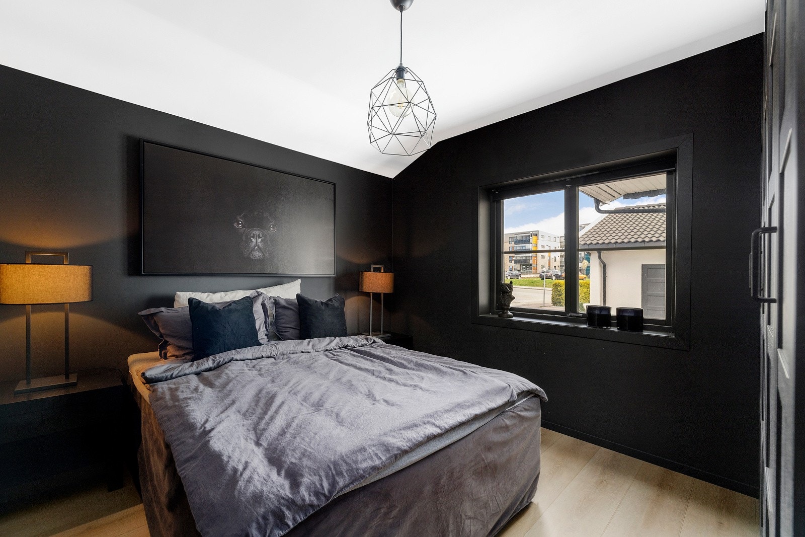 Soverom med garderobeskap Galleribilde