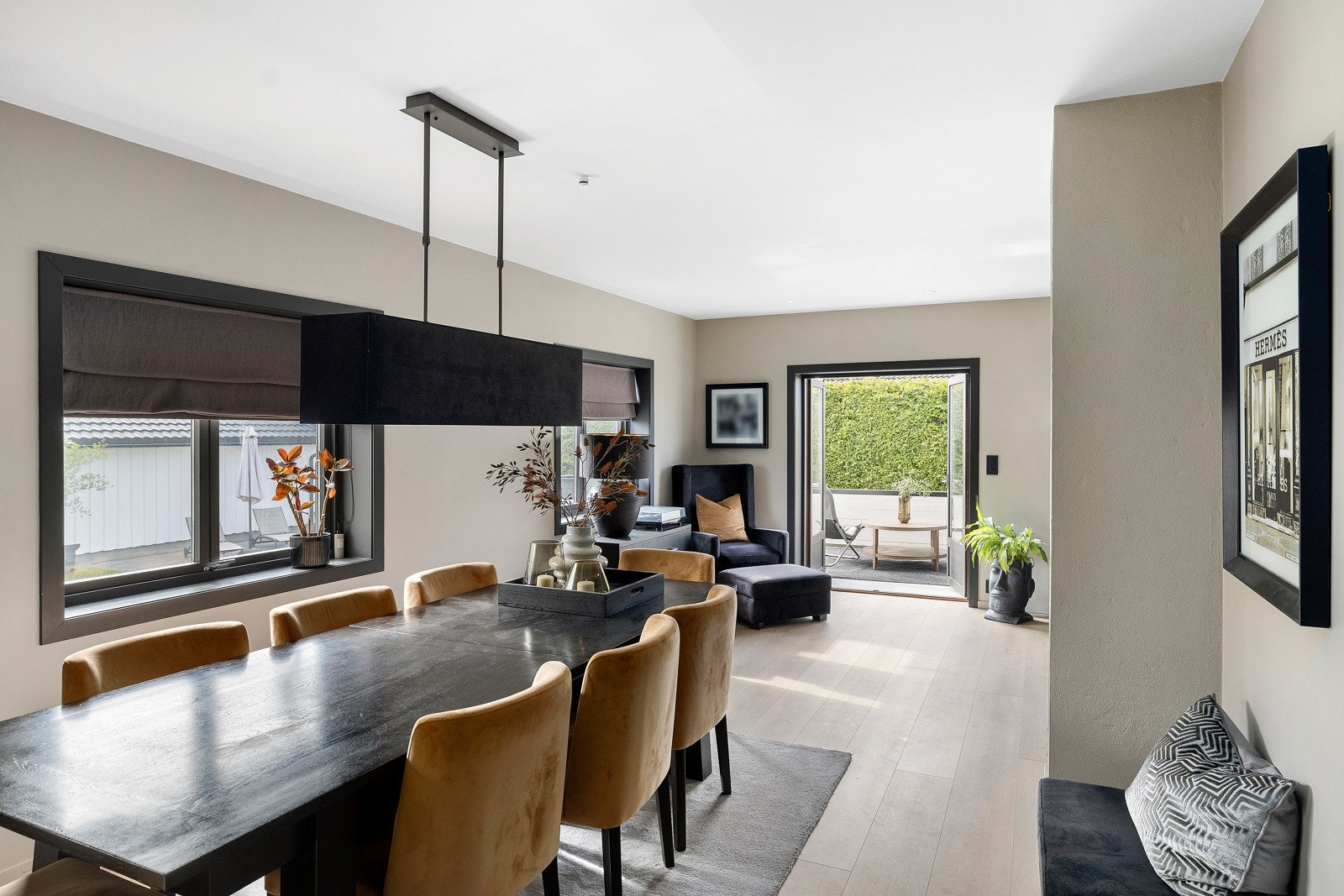 Det er god plass til langbord for sosiale middager Galleribilde