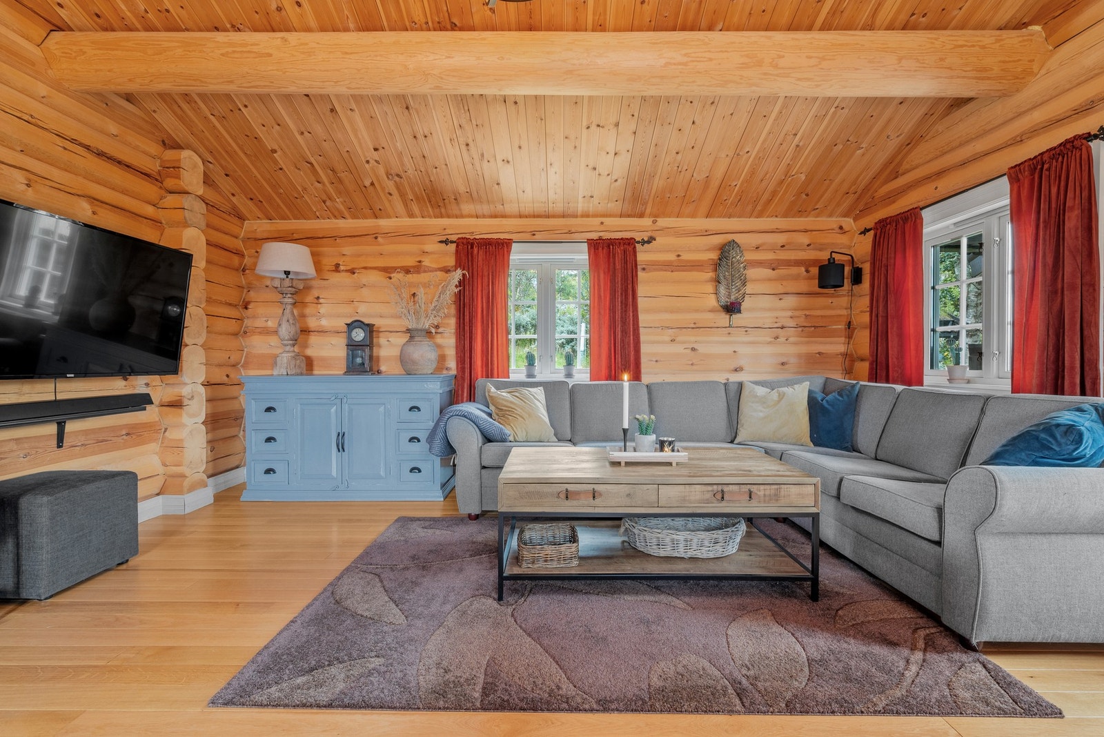 Alle rom er av god størrelse med gjennomgående god takhøyde. Galleribilde