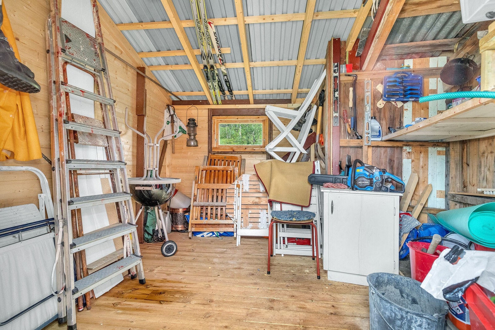 Romslig bod Galleribilde