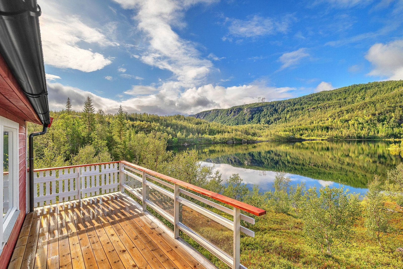 Terrasse med god solgang og nydelig utsikt. Galleribilde