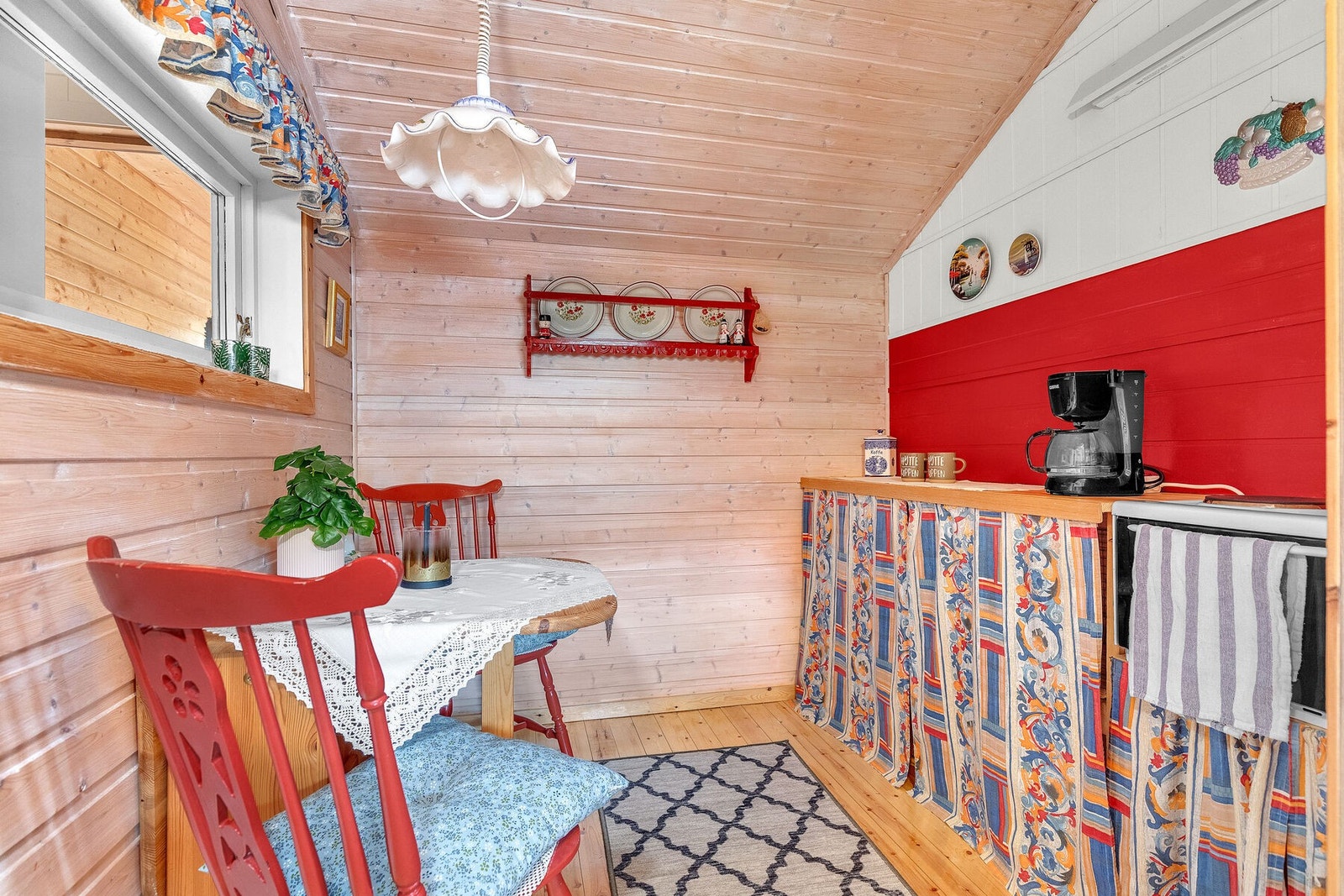 Spiseplass ved kjøkkenet Galleribilde