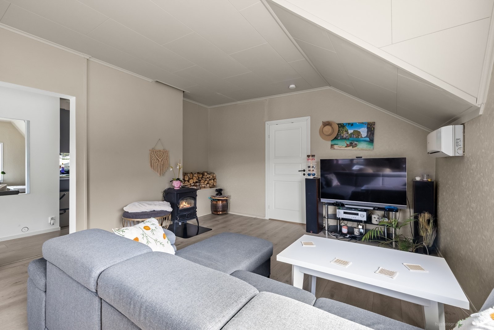 En koselig vedovn gir ekstra varme og stemning på kjølige dager. Galleribilde