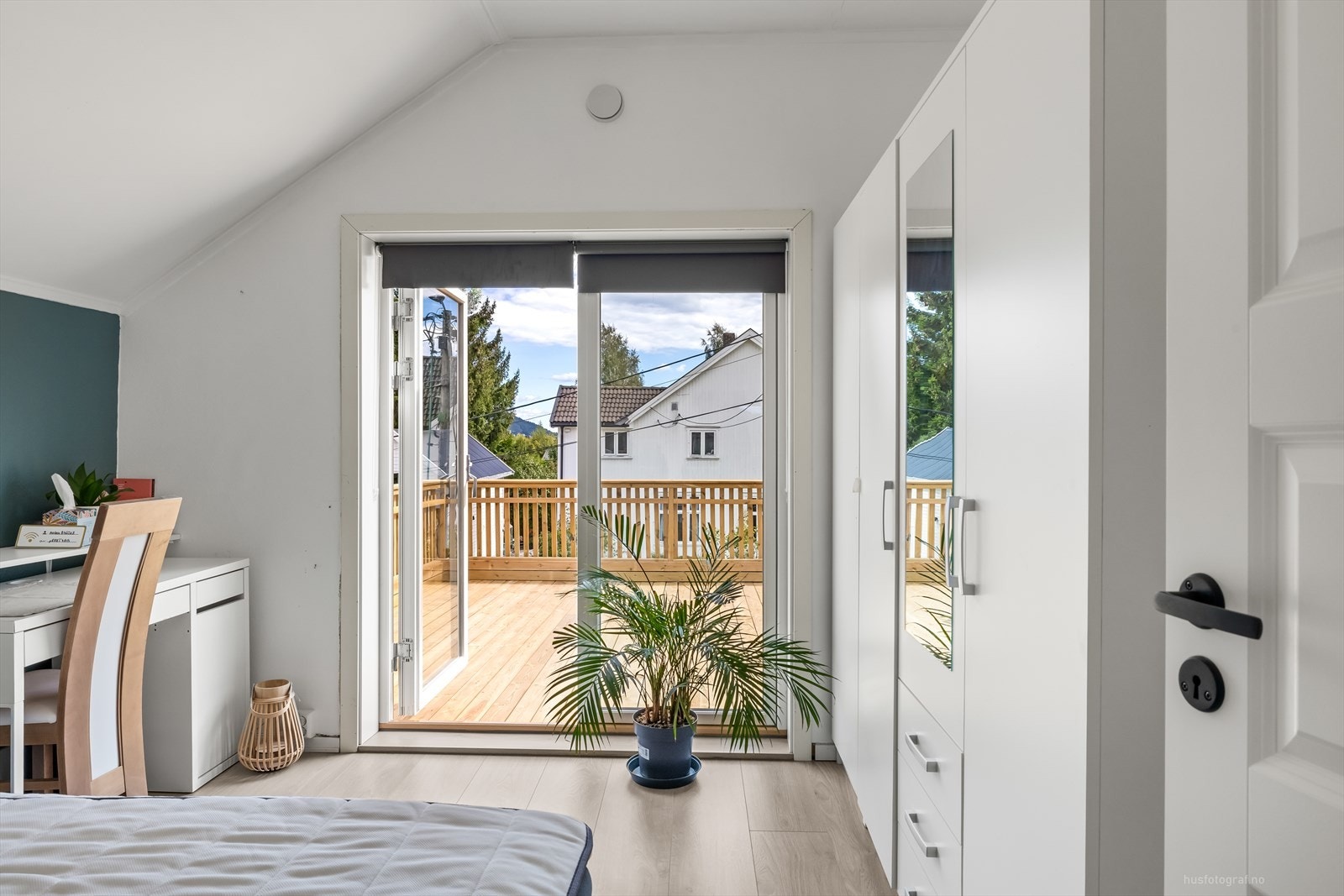 Begge rommene har utgang til terrassen. Galleribilde