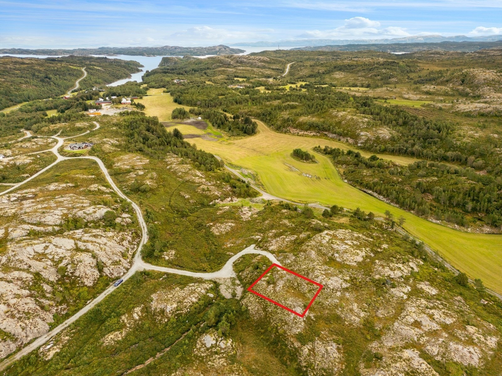 Heimdal Eiendomsmegling v/Ørjan Staven har gleden av å presentere denne særegne hyttetomta på Fillan! Galleribilde