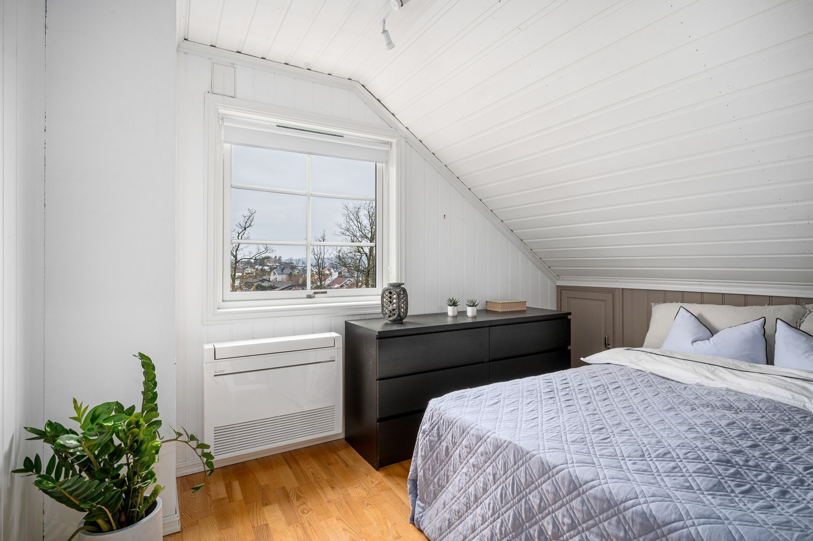 Hovedsoverom med varmepumpe i øverste etasje. Galleribilde