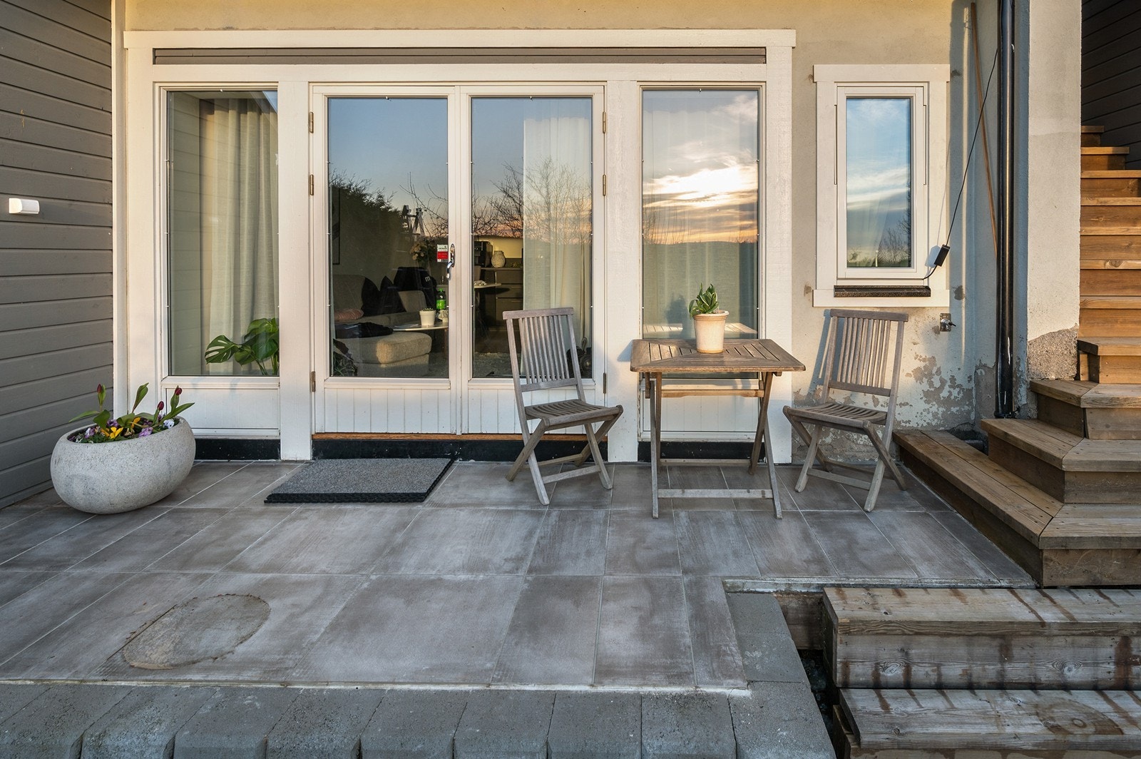 Terrasse foran hybeldelen. Galleribilde