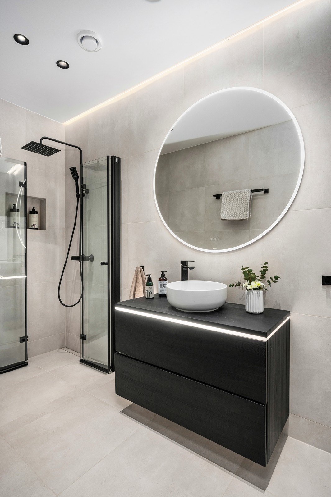 Bad - Hybel Galleribilde