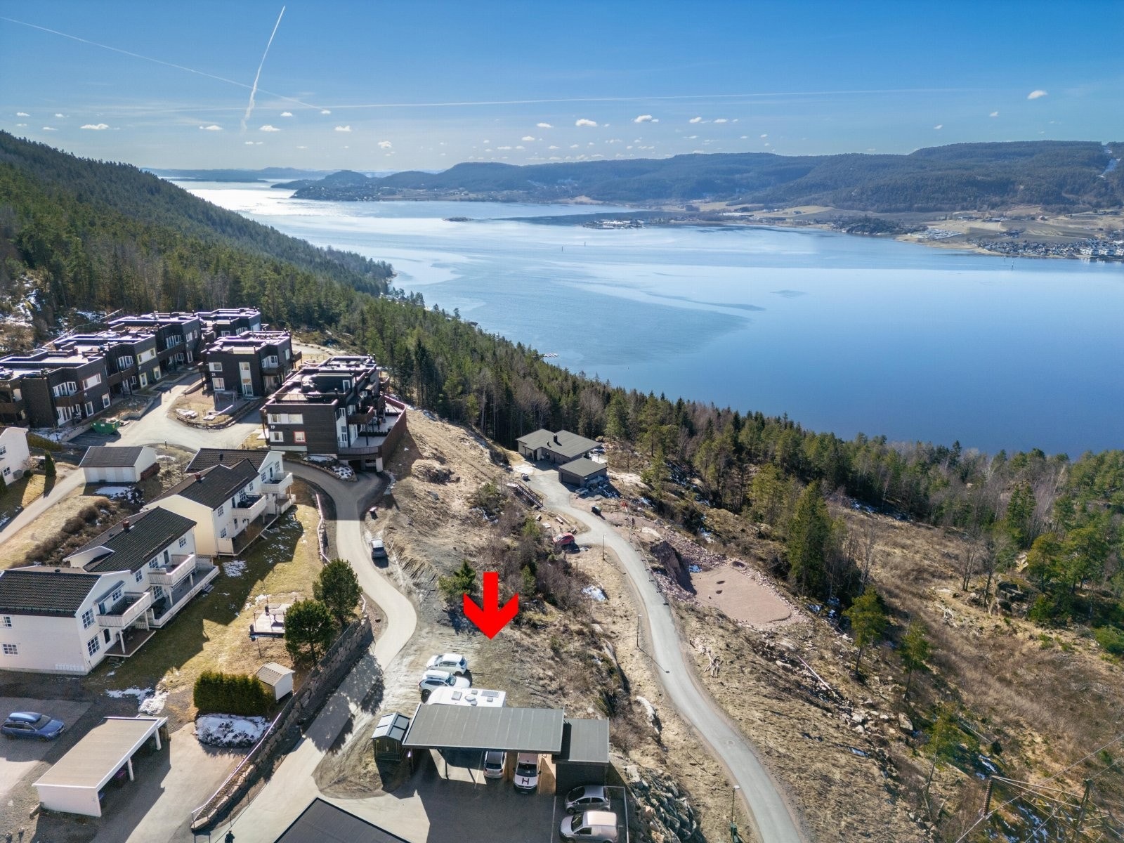 Ligger i dels nyetablert boligområde. Galleribilde