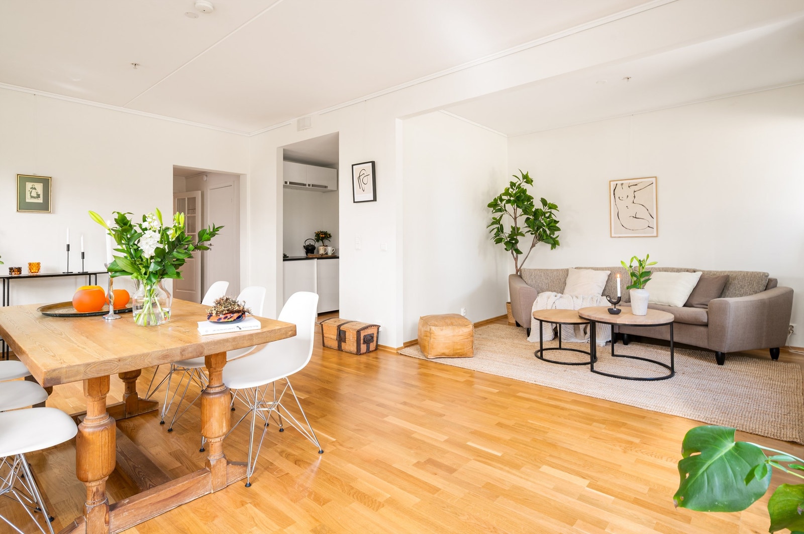 I tillegg til mye oppbevaringsplass i boligen disponerer leiligheten en kjellerbod på 5 kvm med heisadkomst. Galleribilde