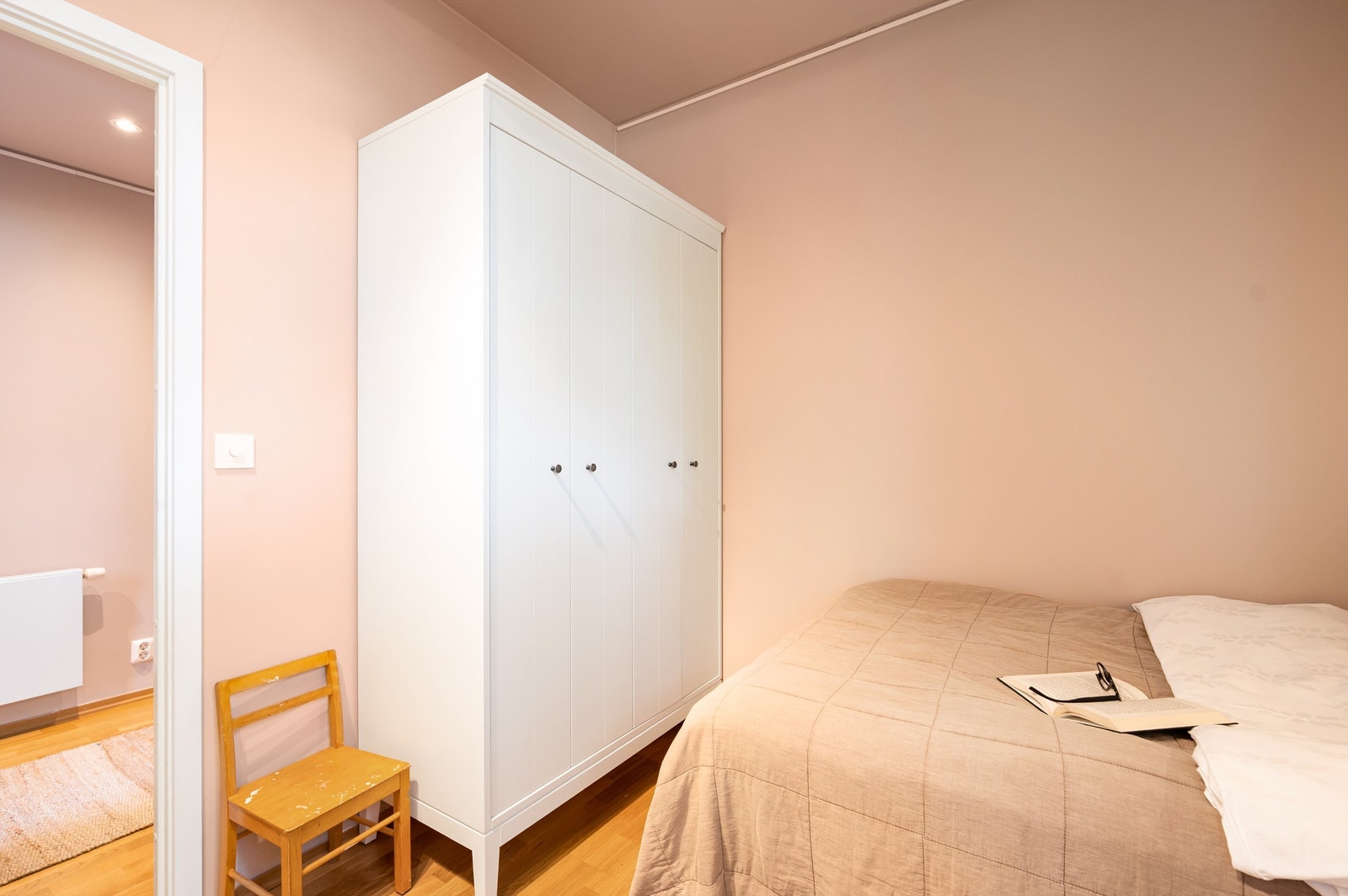 God plass til møblement. Galleribilde