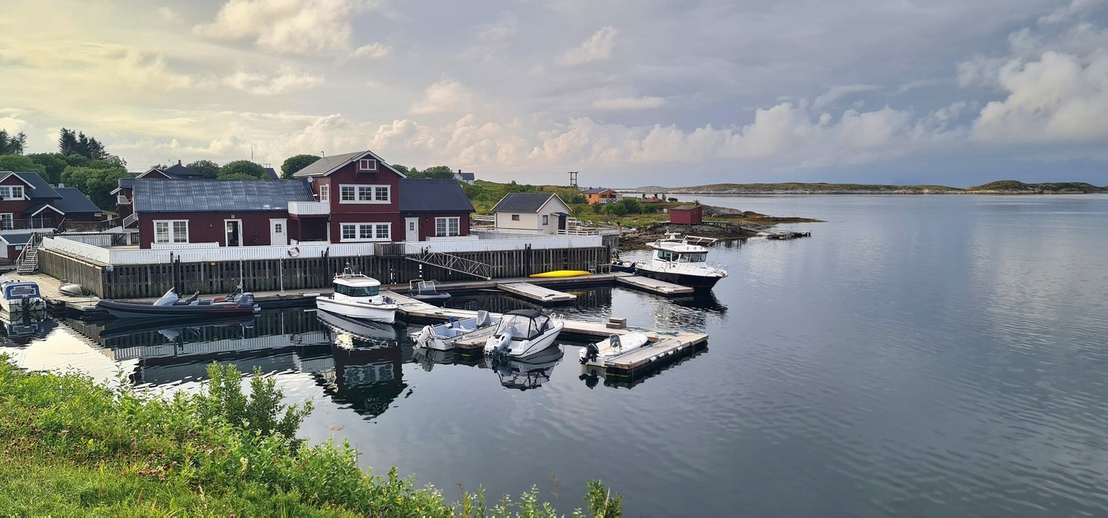 Eiendommen ligger på idylliske Seløya og er det perfekte stedet for deg som ønsker å nyte ferien med nærhet til sjøen og naturopplevelser Galleribilde